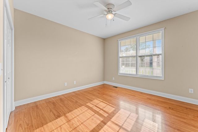 3337 Tarsus Rd, Palmyra, TN 37142