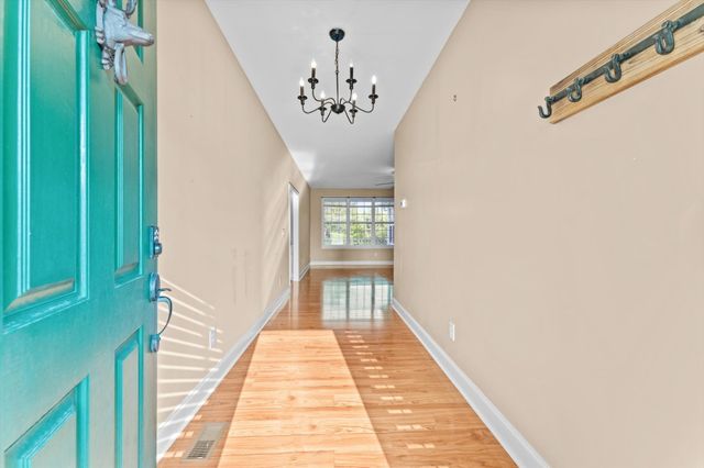 3337 Tarsus Rd, Palmyra, TN 37142