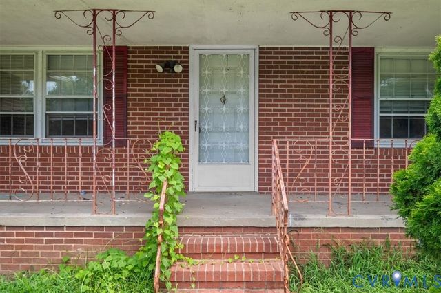 2531 County Dr, Petersburg, VA 23803
