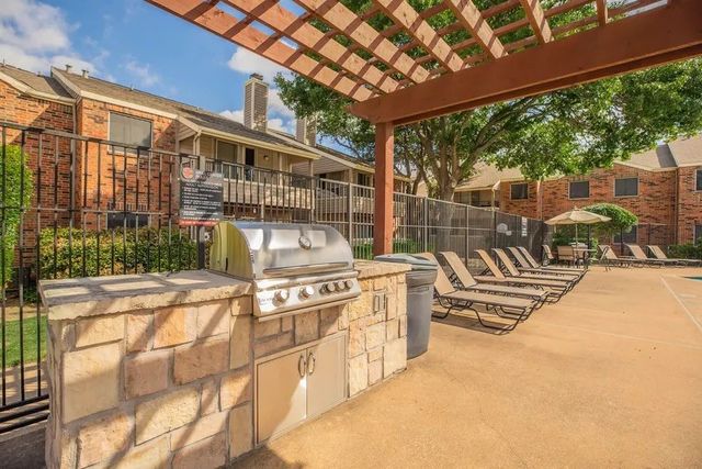 6897 Meadow Road, North Richland Hills, TX 76182