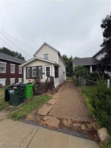 82 Brown Street, Barberton, OH 44203