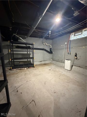 82 Brown Street, Barberton, OH 44203