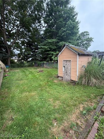 82 Brown Street, Barberton, OH 44203