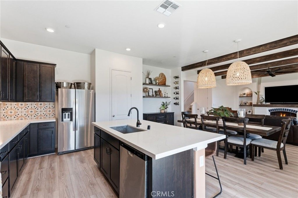 Image 17 of property listing at 588 Overstone Avenue, Madera, CA 93636