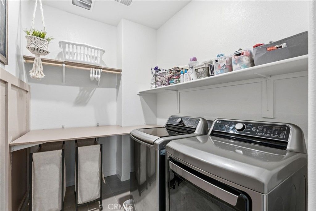 Image 23 of property listing at 588 Overstone Avenue, Madera, CA 93636