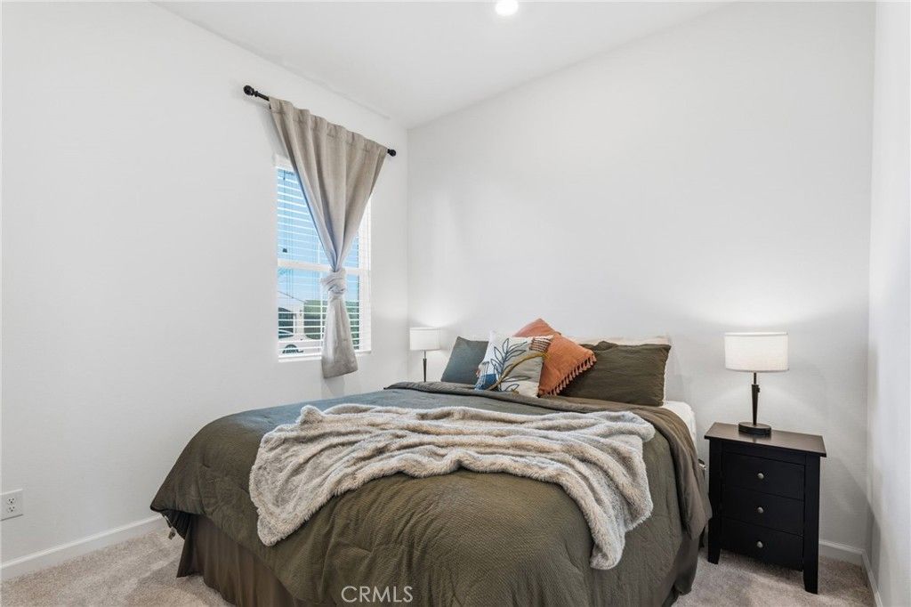 Image 28 of property listing at 588 Overstone Avenue, Madera, CA 93636