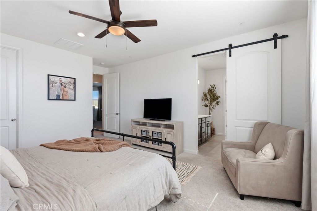 Image 32 of property listing at 588 Overstone Avenue, Madera, CA 93636