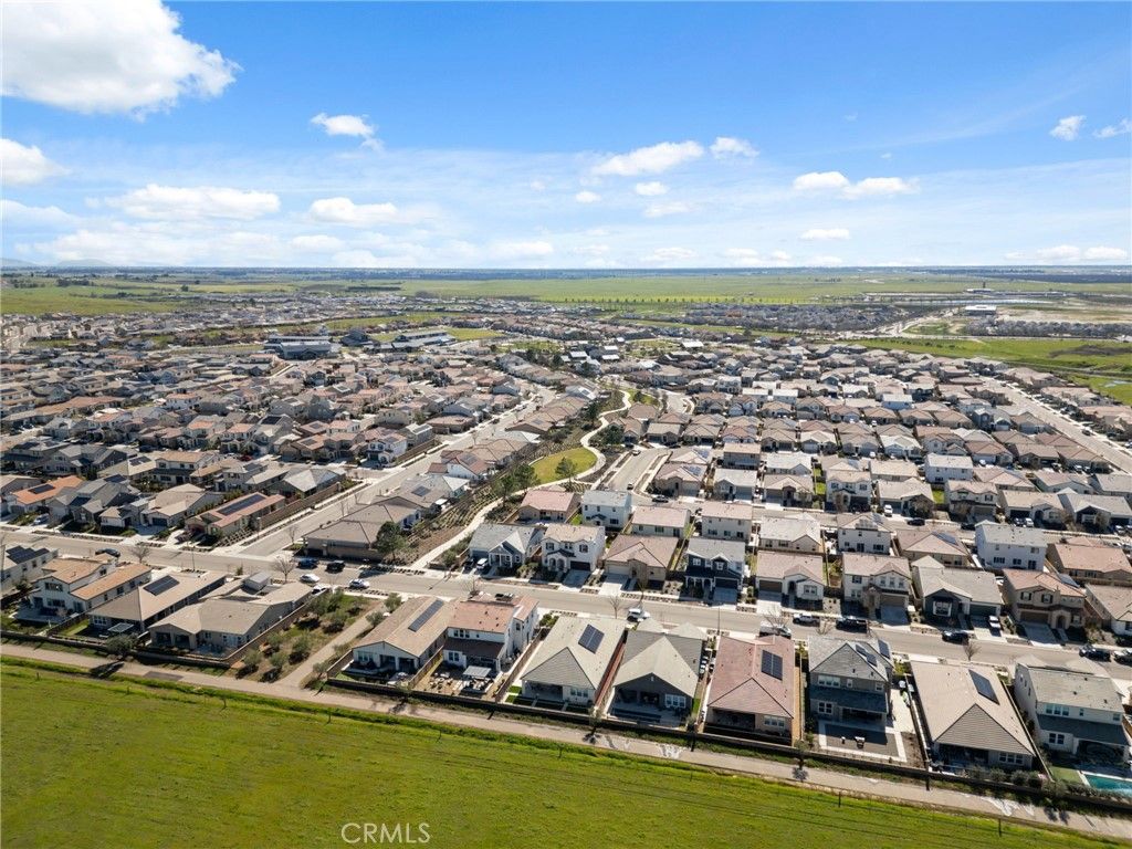 Image 49 of property listing at 588 Overstone Avenue, Madera, CA 93636