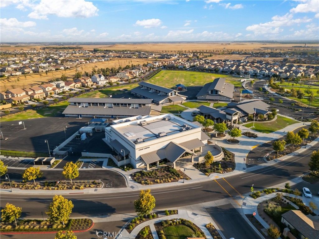 Image 56 of property listing at 588 Overstone Avenue, Madera, CA 93636