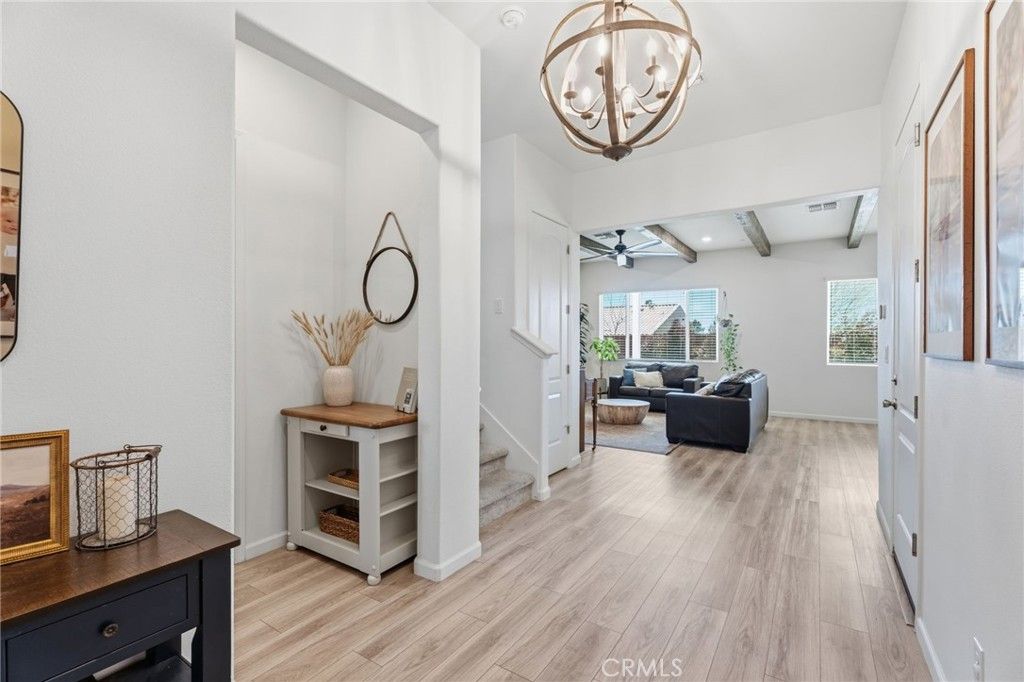 Image 7 of property listing at 588 Overstone Avenue, Madera, CA 93636