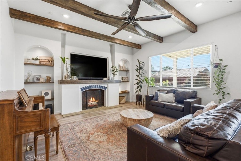 Image 8 of property listing at 588 Overstone Avenue, Madera, CA 93636