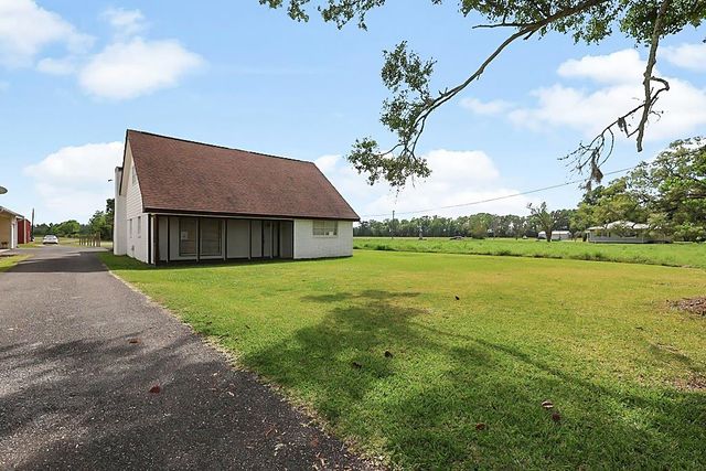 4361 Bayou Black Dr, Houma, LA 70360