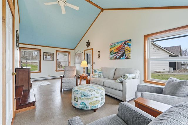 321 E Morsches Road, Columbia City, IN 46725