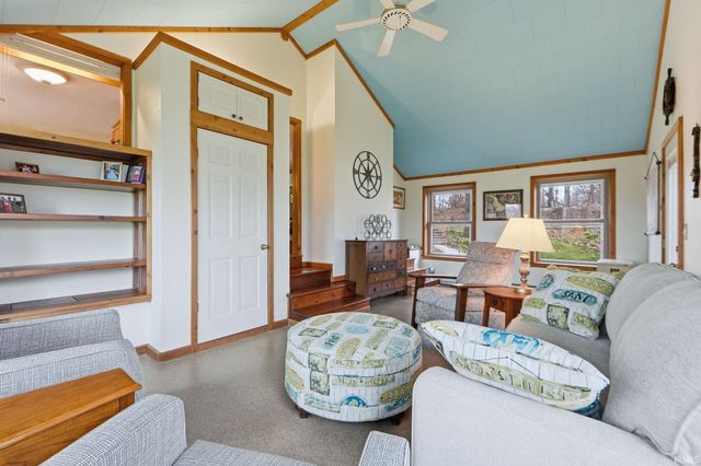 321 E Morsches Road, Columbia City, IN 46725