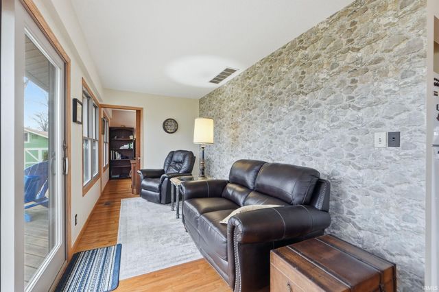 321 E Morsches Road, Columbia City, IN 46725