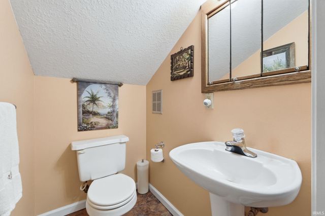 321 E Morsches Road, Columbia City, IN 46725