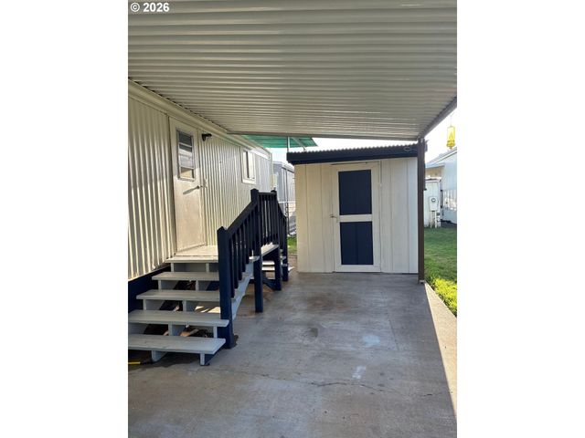 2902 E 2ND St, Newberg, OR 97132