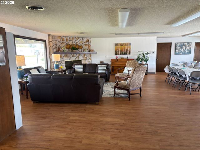 2902 E 2ND St, Newberg, OR 97132