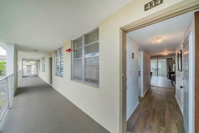2998 NW 48th Terrace 434, Lauderdale Lakes, FL 33313