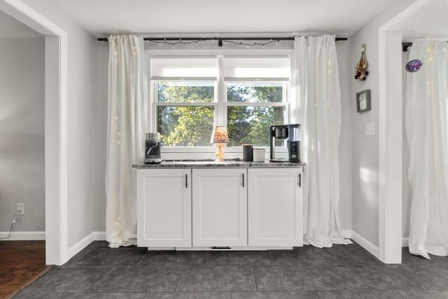 8 Yale St, Groveland, MA 01834