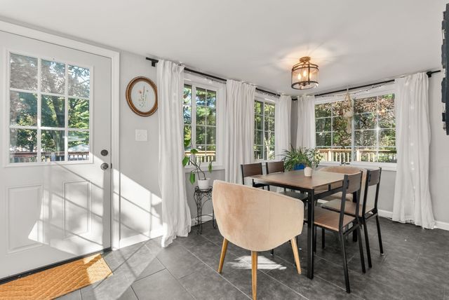 8 Yale St, Groveland, MA 01834