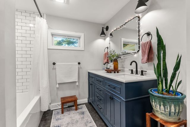 8 Yale St, Groveland, MA 01834