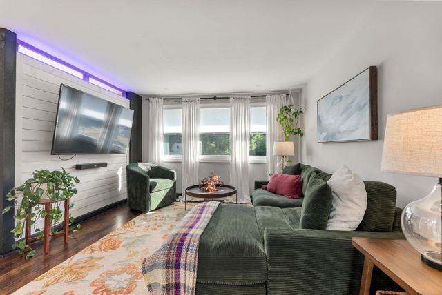 8 Yale St, Groveland, MA 01834