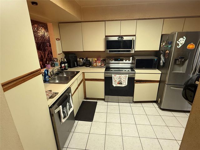 2905 CLUBVIEW DRIVE L2, Orlando, FL 32822