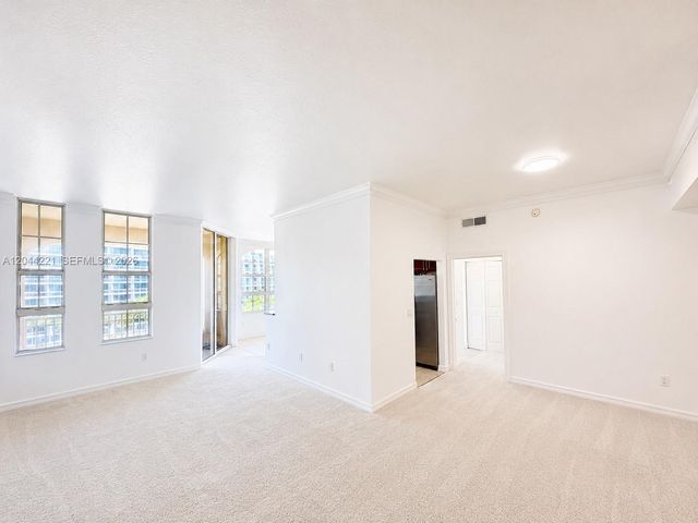 3001 NE 185th St 515, Aventura, FL 33180