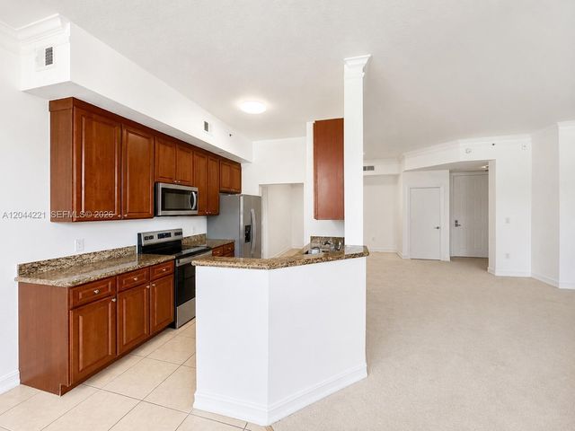 3001 NE 185th St 515, Aventura, FL 33180