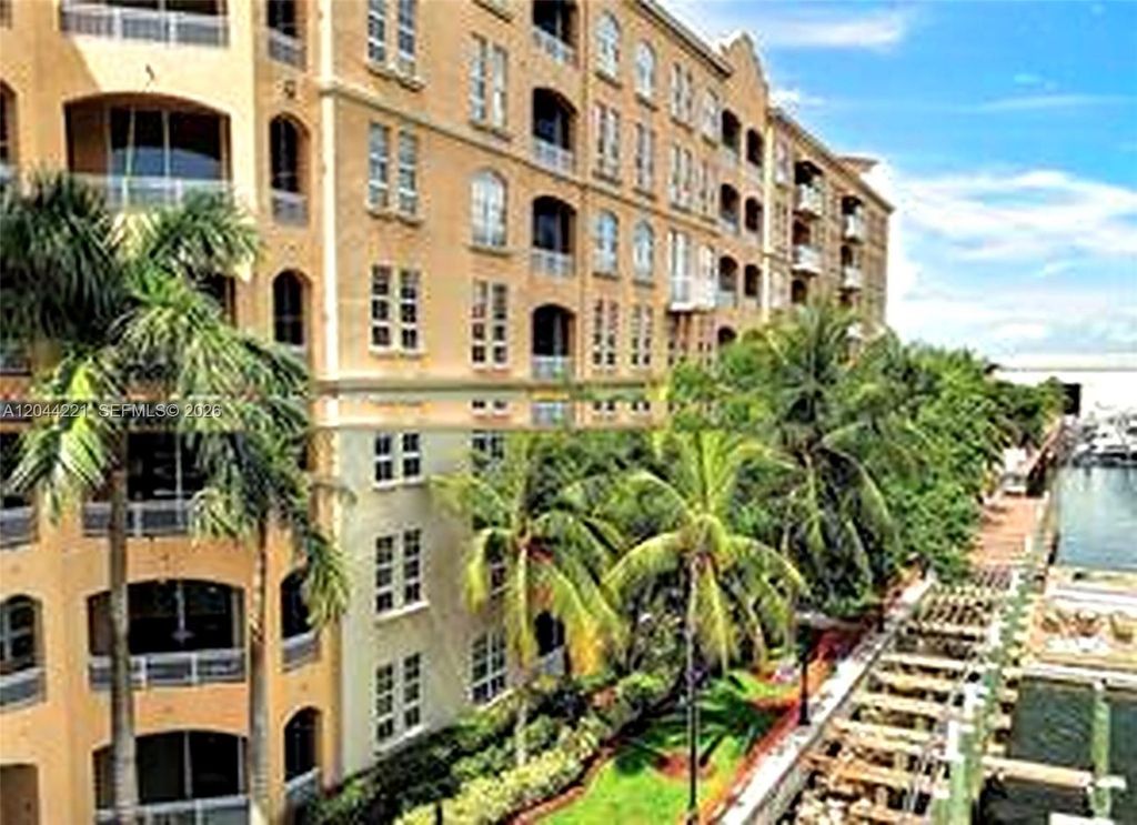 3001 NE 185th St 515, Aventura, FL 33180