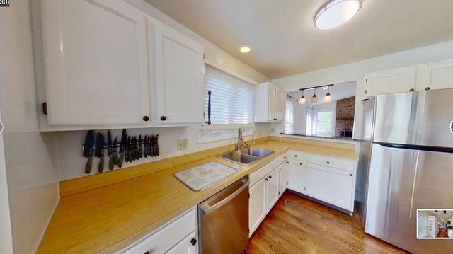601 Topeka Court, Carol Stream, IL 60188