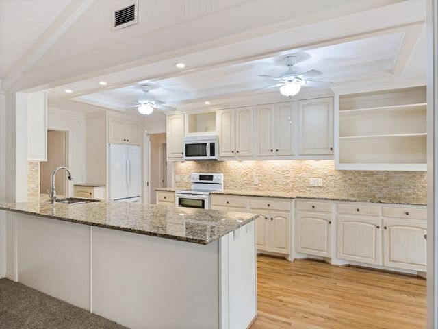 6153 Danbury Lane, Dallas, TX 75214