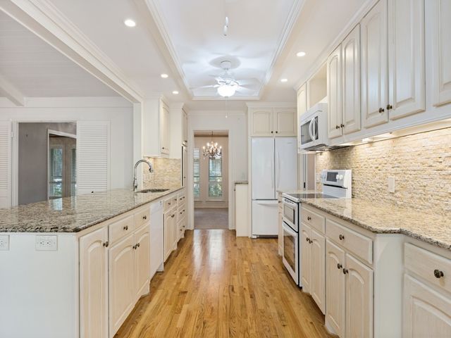 6153 Danbury Lane, Dallas, TX 75214