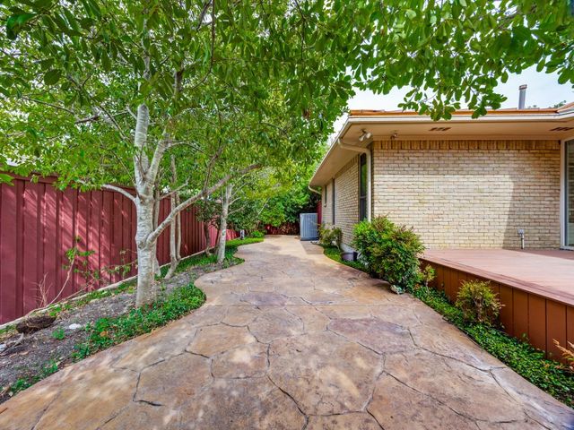 6153 Danbury Lane, Dallas, TX 75214