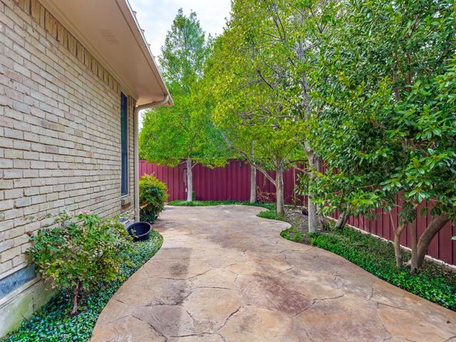 6153 Danbury Lane, Dallas, TX 75214