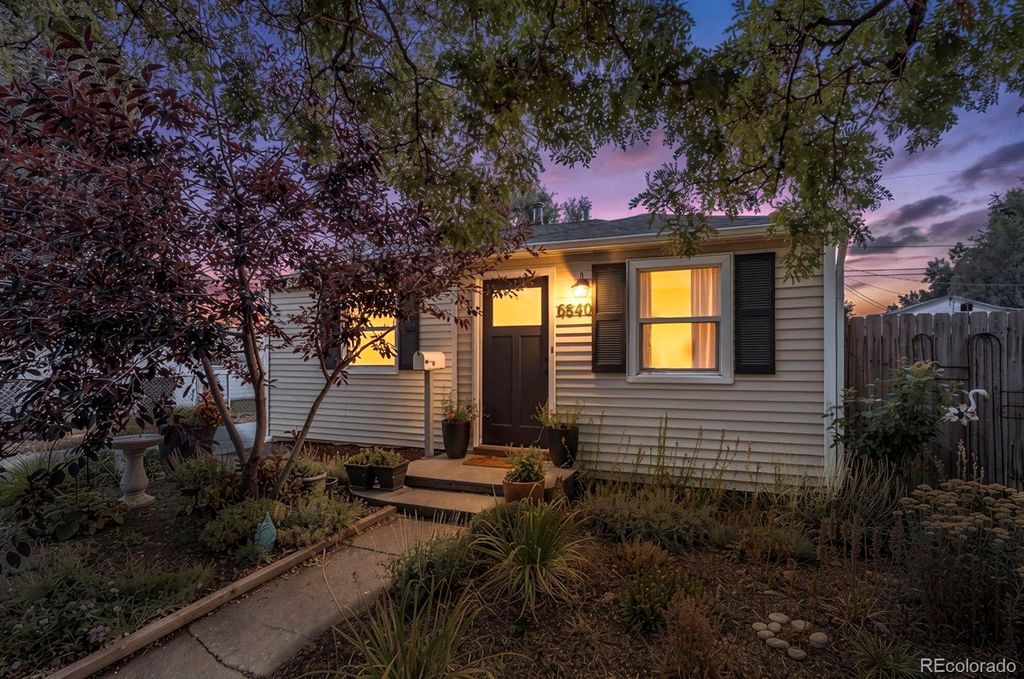 6840 Reno Drive, Arvada, CO 80002