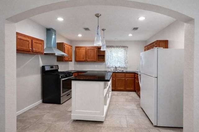 2701 Timber Drive, Dickinson, TX 77539