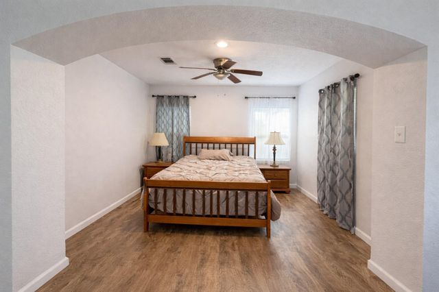 2701 Timber Drive, Dickinson, TX 77539