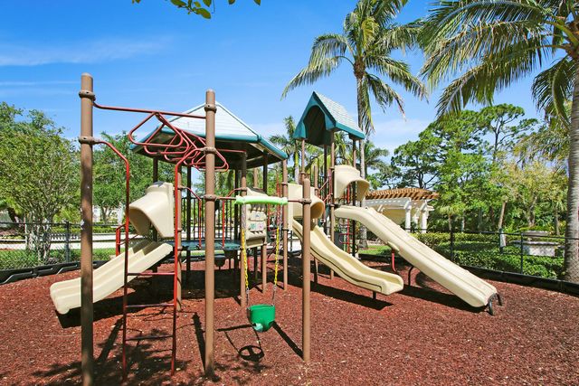 8303 MYRTLEWOOD Circle W, Palm Beach Gardens, FL 33418