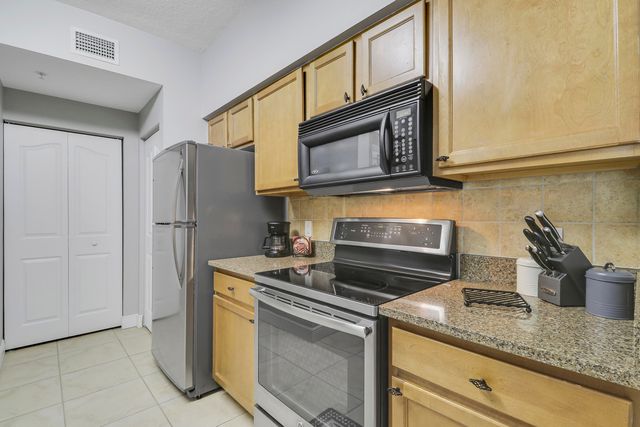 8303 MYRTLEWOOD Circle W, Palm Beach Gardens, FL 33418