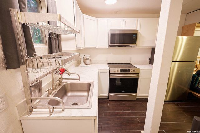 1531 W SUMMIT AVE, San Antonio, TX 78201