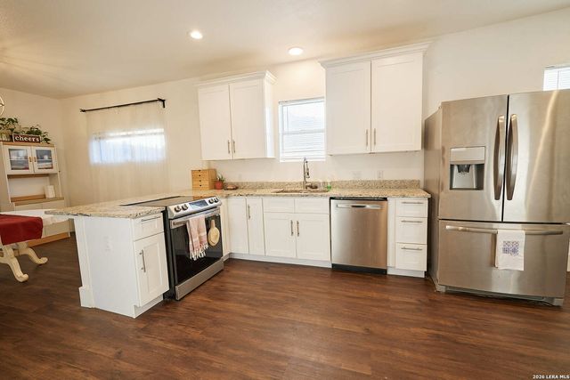 1531 W SUMMIT AVE, San Antonio, TX 78201