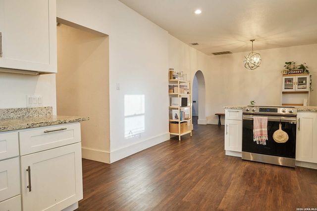 1531 W SUMMIT AVE, San Antonio, TX 78201