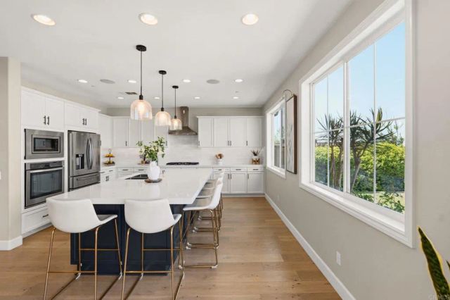 15864 Via Montenero, San Diego, CA 92127