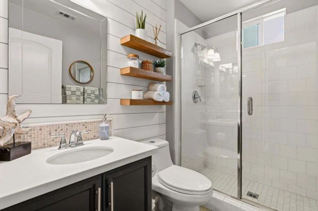15864 Via Montenero, San Diego, CA 92127
