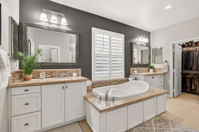 15864 Via Montenero, San Diego, CA 92127