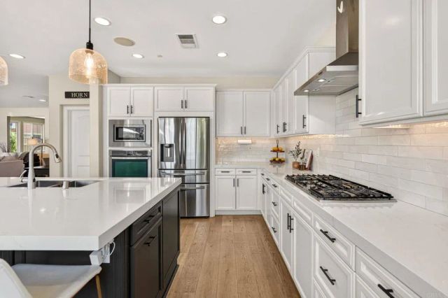 15864 Via Montenero, San Diego, CA 92127