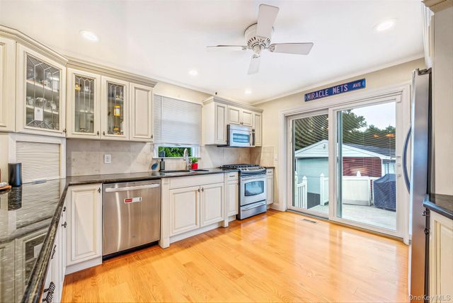 9 Cortelyou Street W, Huntington Station, NY 11746
