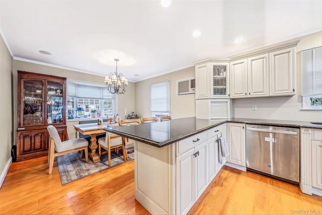 9 Cortelyou Street W, Huntington Station, NY 11746